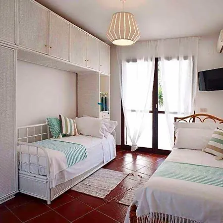 Canneto Beach Couette-café Leporano